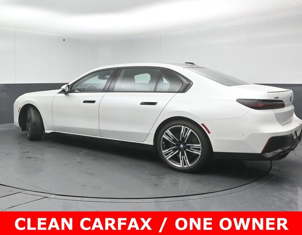 Used 2023 BMW 760i xDrive w/ Luxury Rear Seating Package image 5