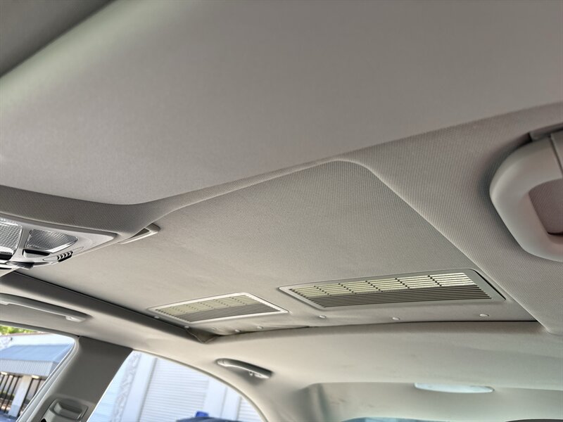 Used 2006 Mercedes-Benz C 350 Sedan image 27