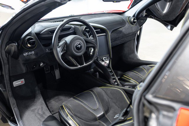 Used 2022 McLaren 720S Performance RWD image 31