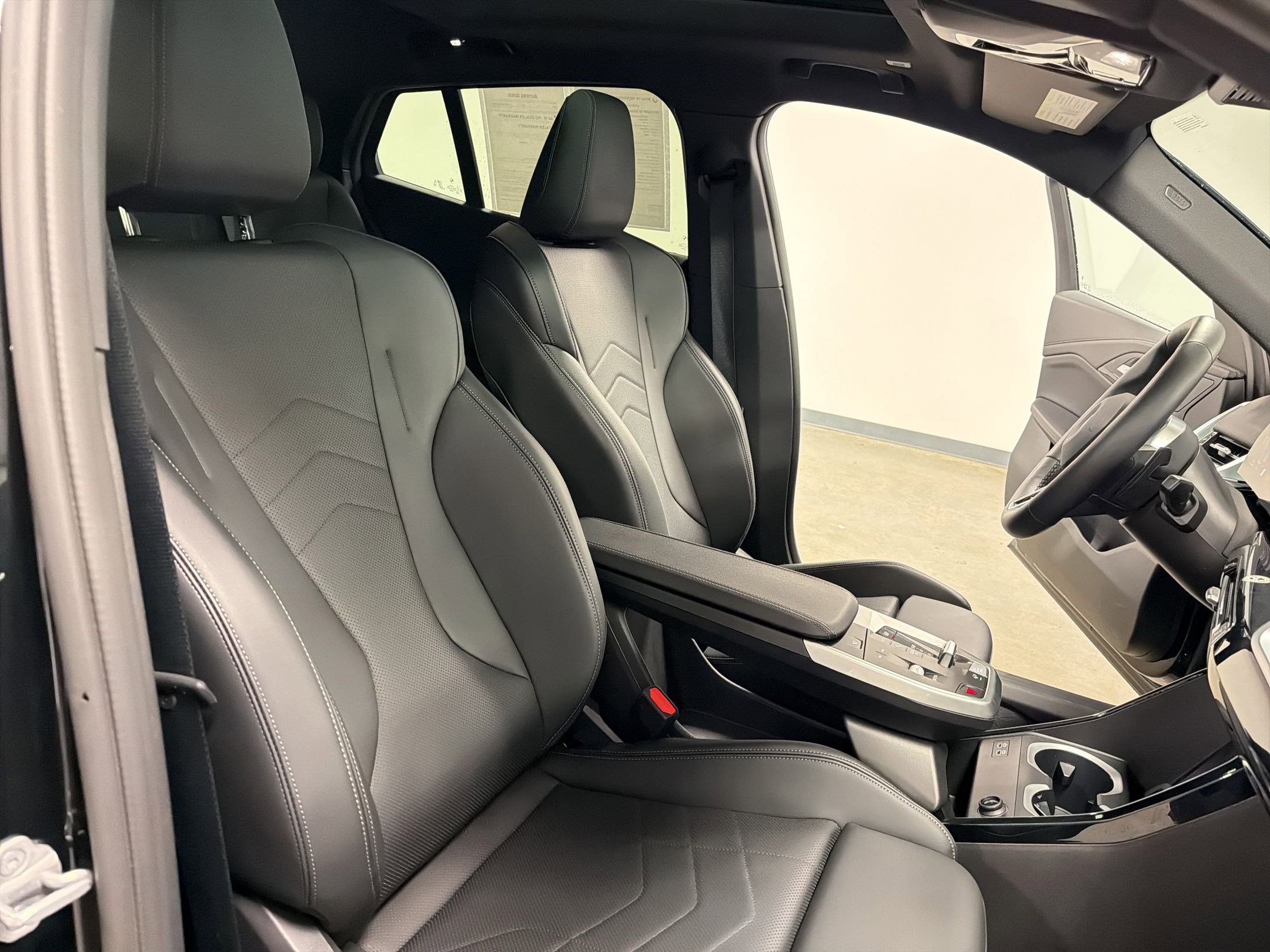 Certified 2025 BMW X2 xDrive28i image 31