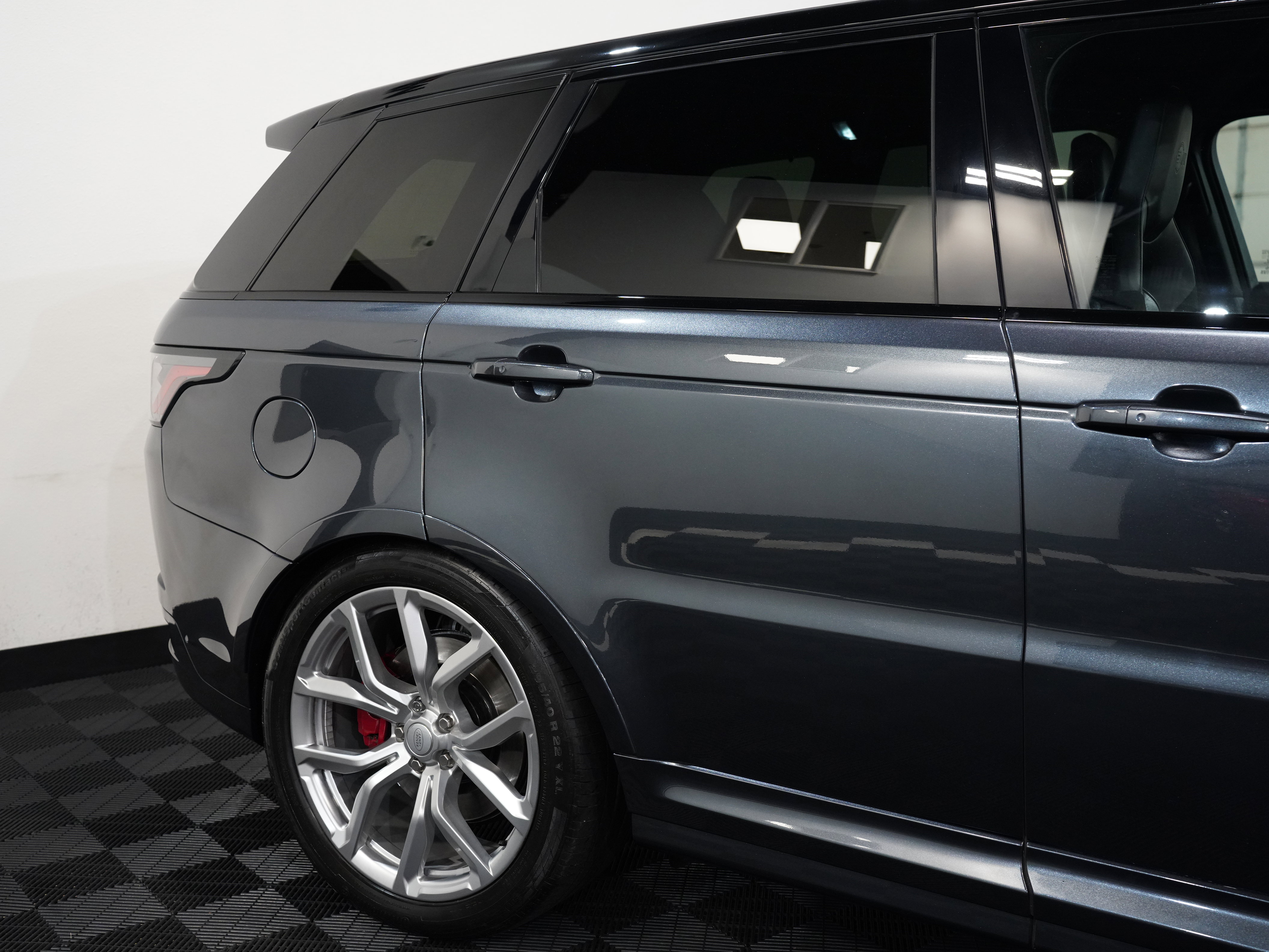 Used 2018 Land Rover Range Rover Sport SVR image 15