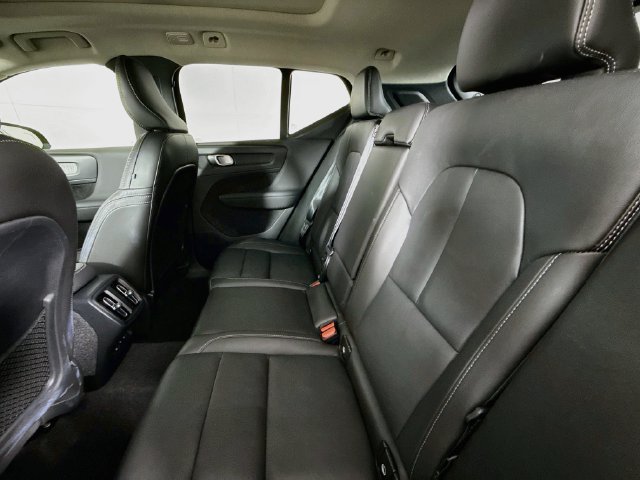 Used 2026 Volvo XC40 B5 Plus AWD/4WD image 25