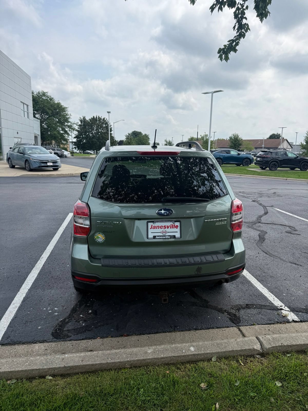 Used 2015 Subaru Forester 2.5i Premium AWD/4WD image 5