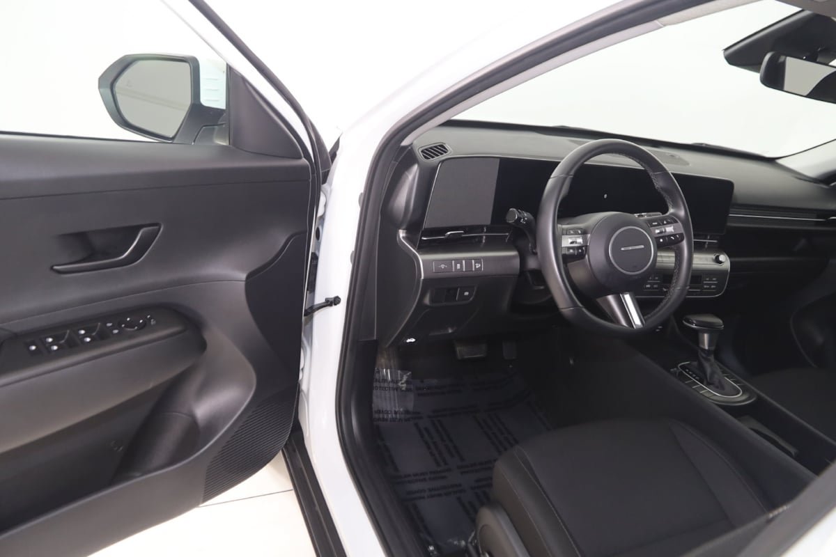 Used 2024 Hyundai Kona SEL FWD image 43