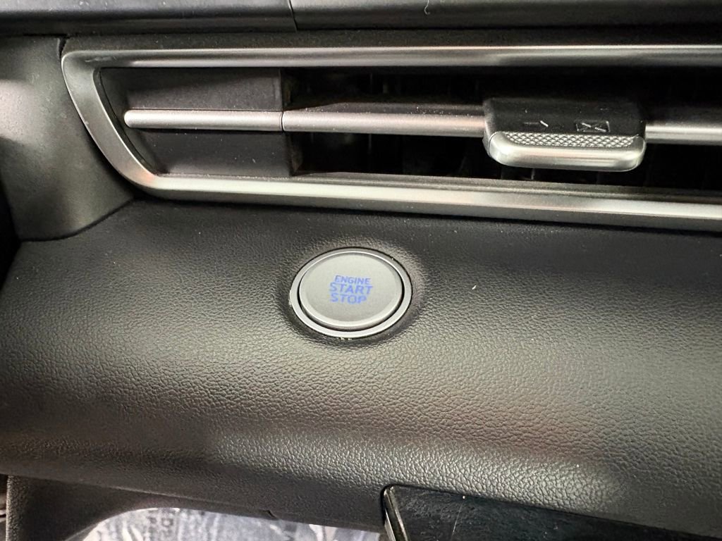 Used 2021 Hyundai Elantra SEL image 21