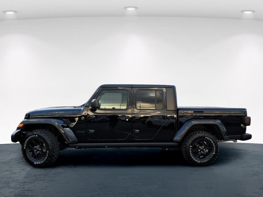 Used 2024 Jeep Gladiator Sport image 13