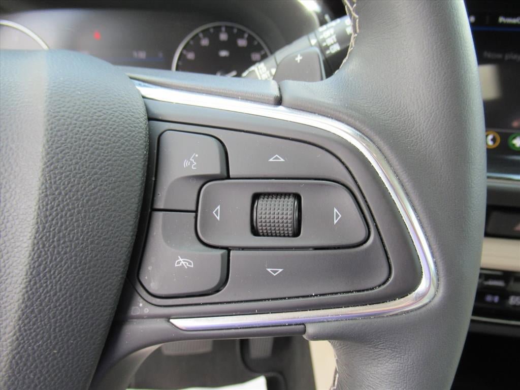 Used 2023 Buick Envision Preferred AWD/4WD image 22