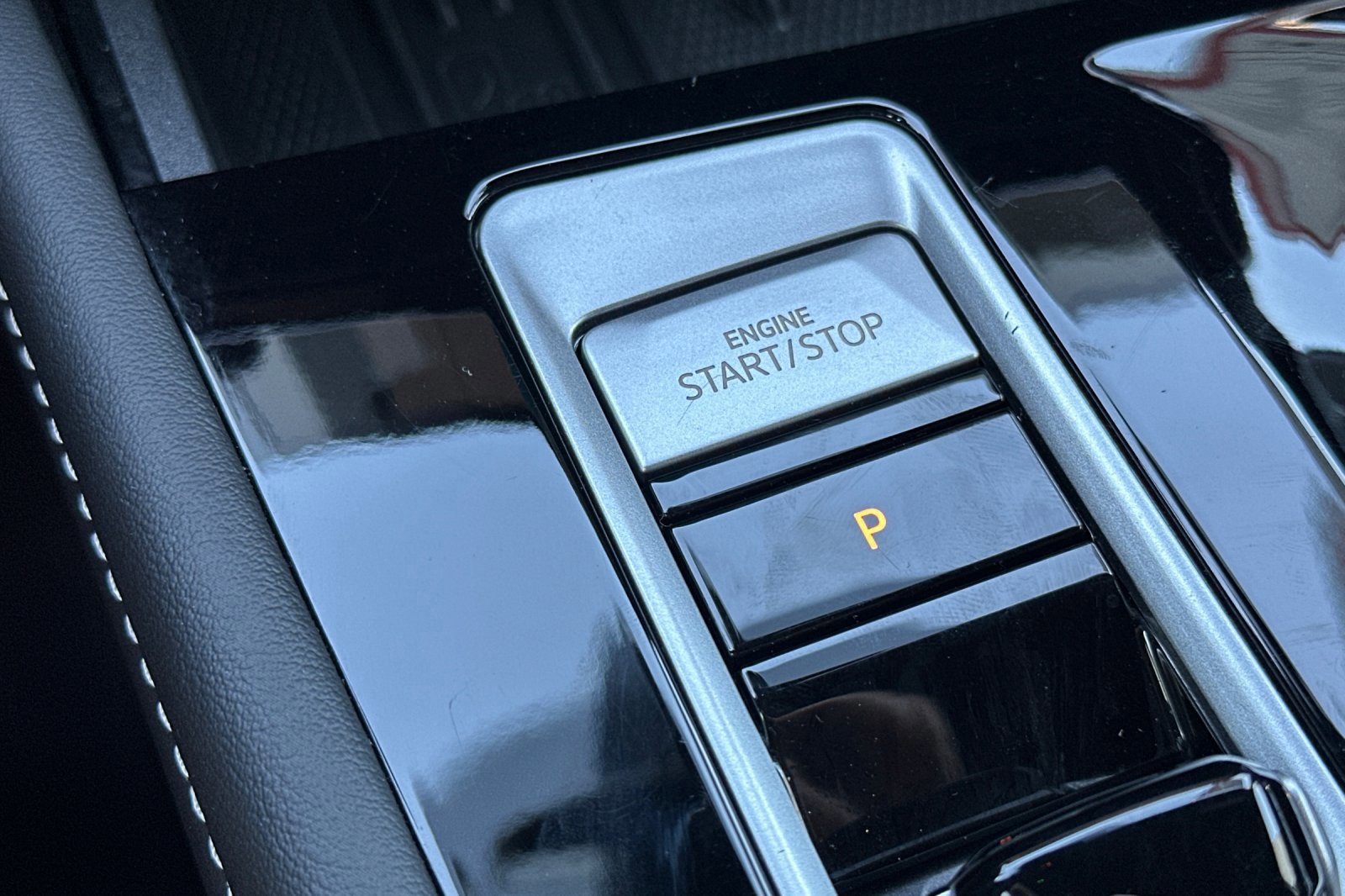 Used 2025 Volkswagen Atlas Cross Sport SE image 22