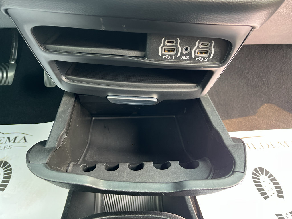 Used 2025 Chrysler Pacifica Select FWD image 18