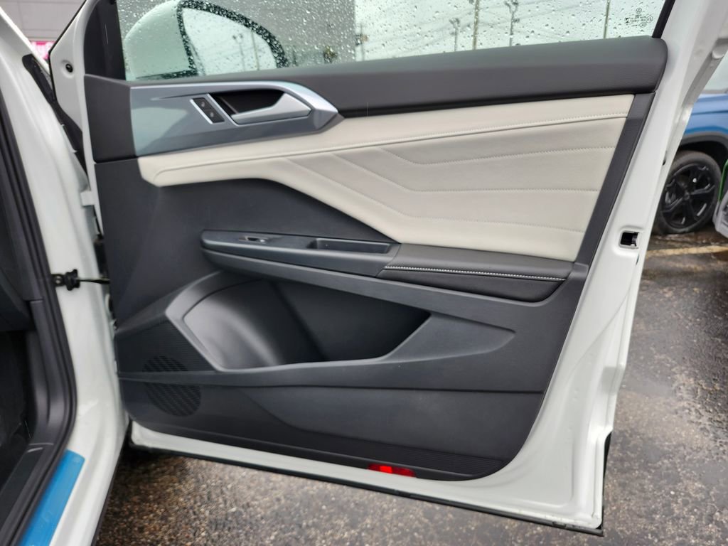 New 2026 Volkswagen Taos SEL AWD/4WD image 15