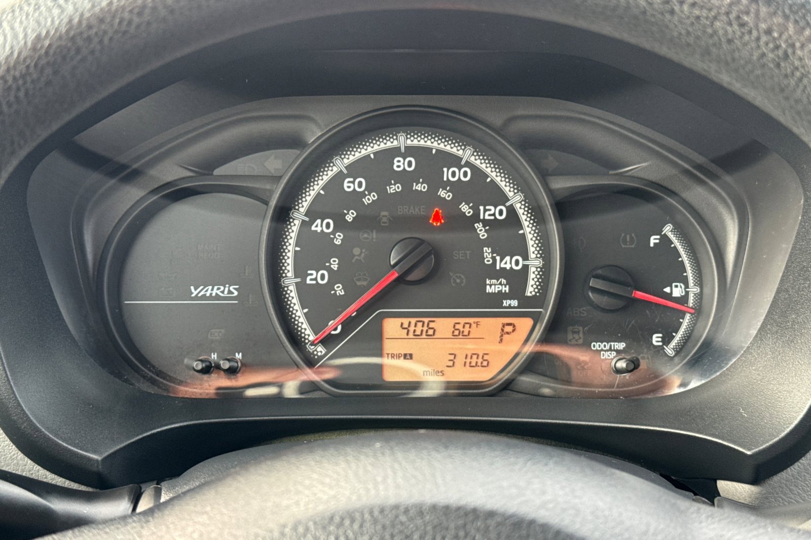 Used 2016 Toyota Yaris L image 25