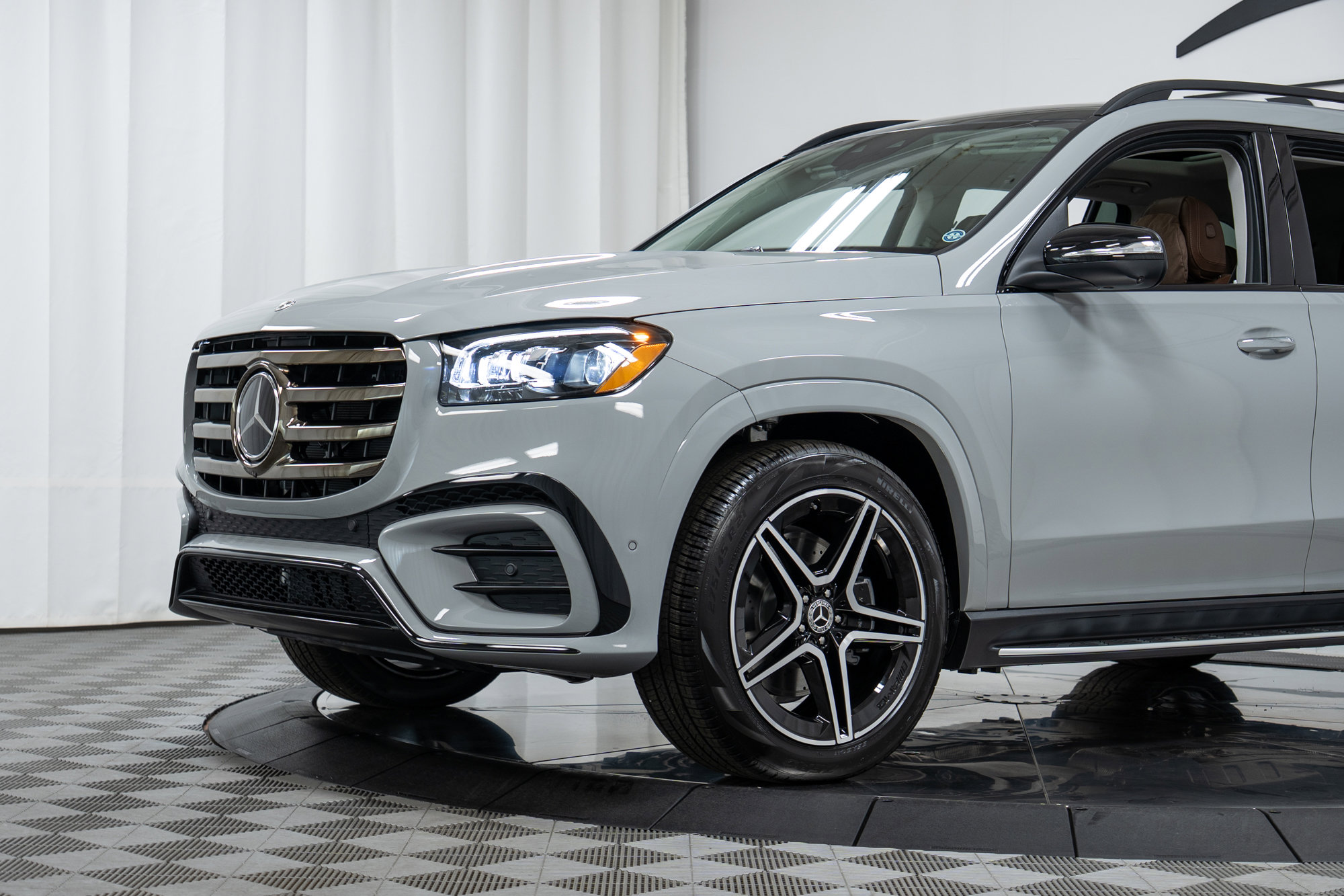 Used 2026 Mercedes-Benz GLS 450 4MATIC image 26