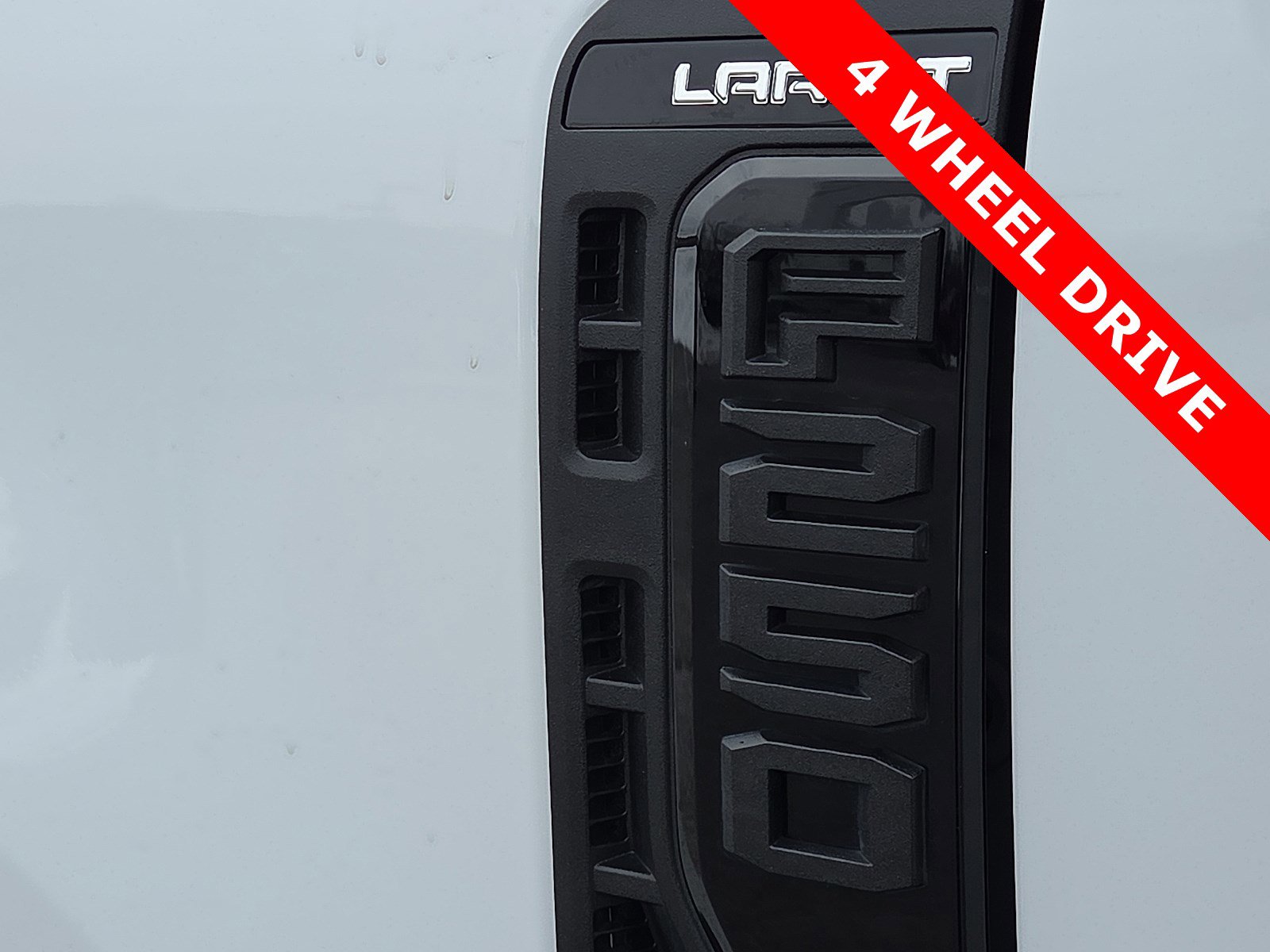 Used 2023 Ford F250 Lariat w/ Black Appearance Package image 8