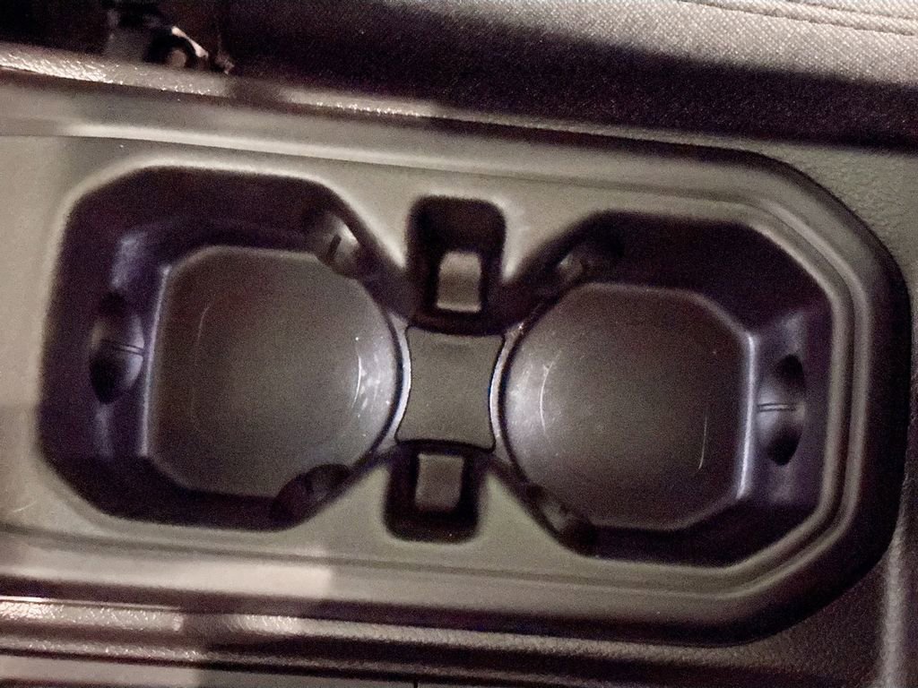 Used 2024 Jeep Gladiator Rubicon w/ Technology Group image 15