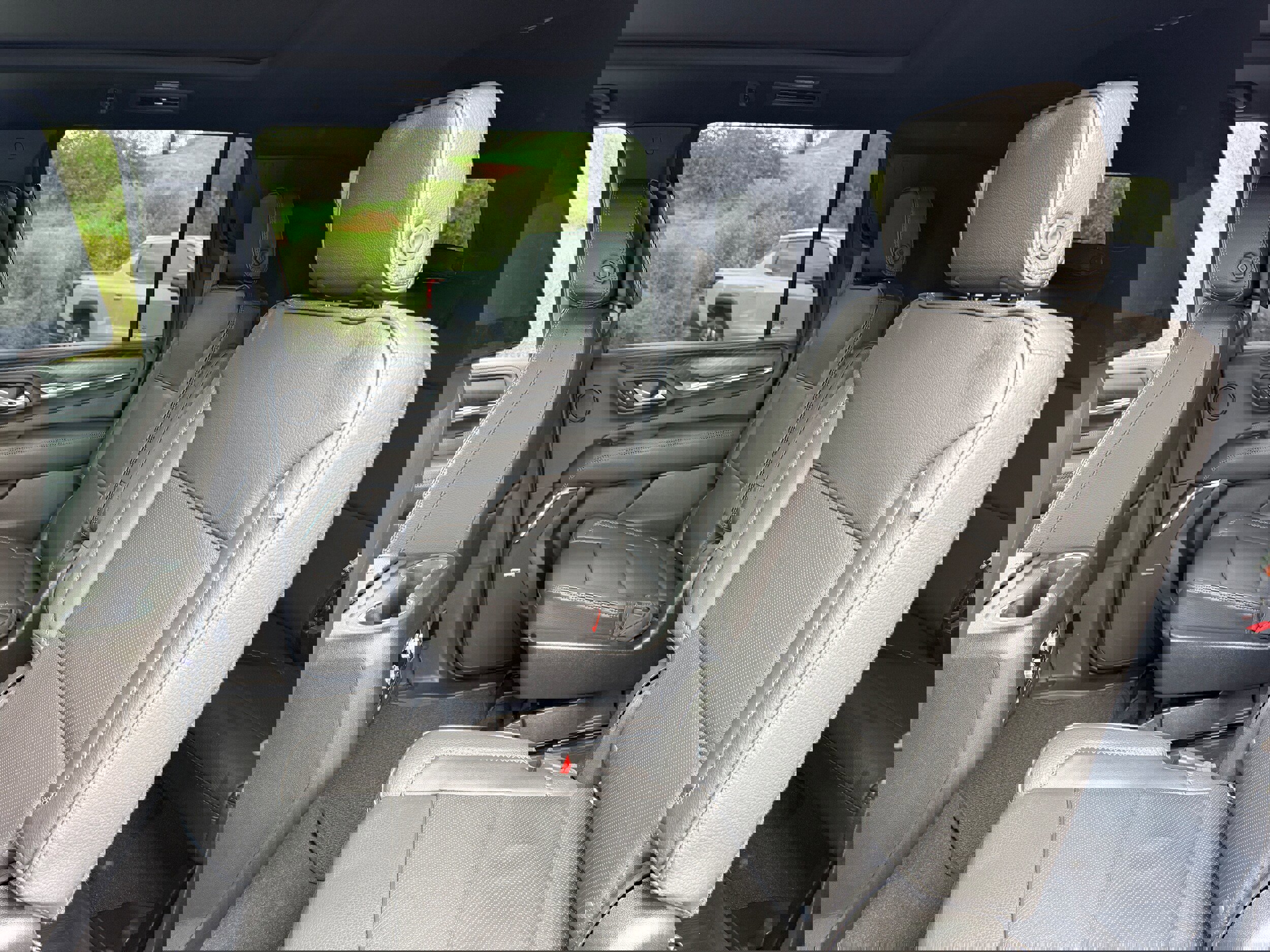 Used 2021 GMC Yukon XL Denali w/ Denali Premium Package image 12