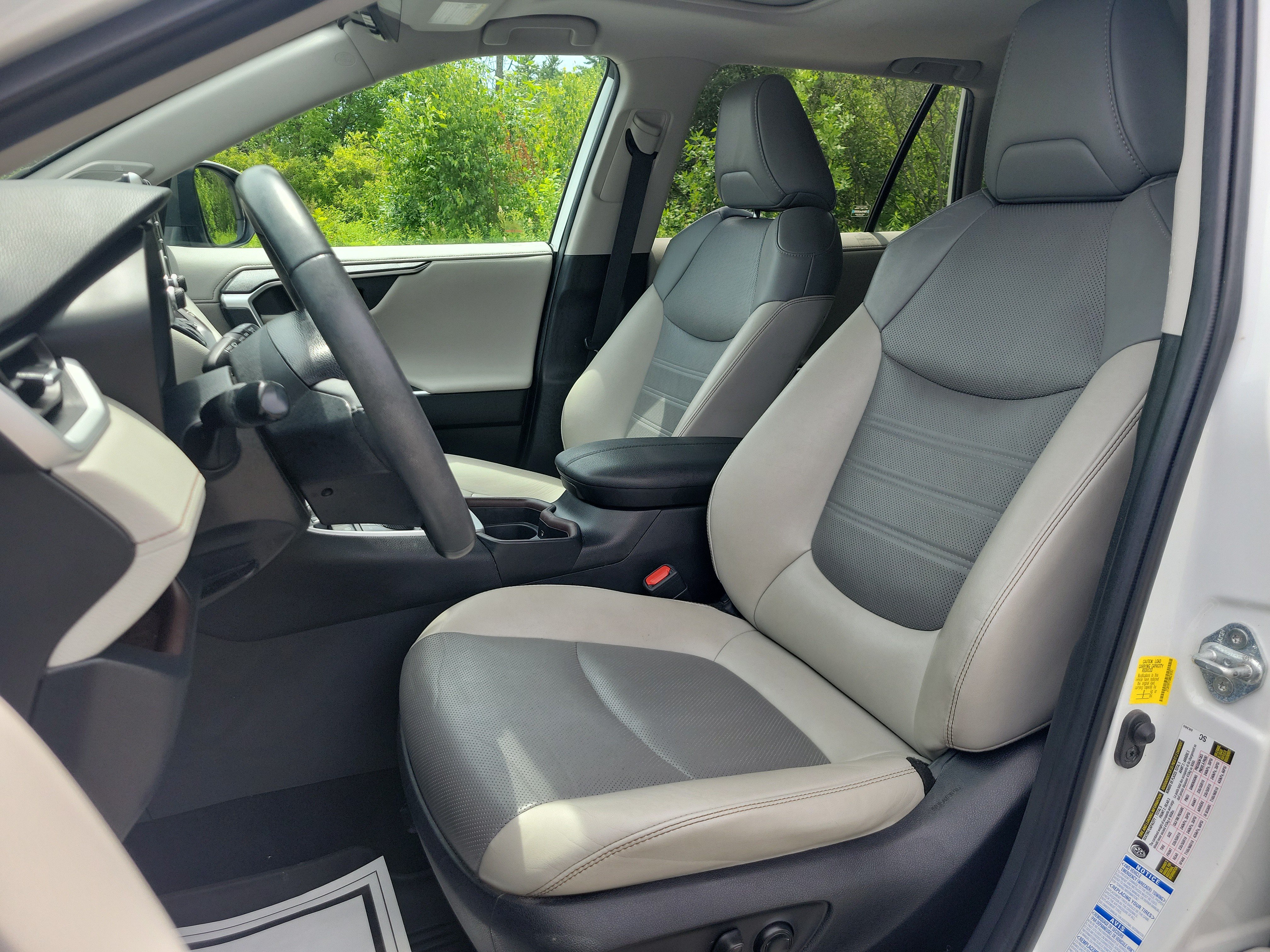 Used 2021 Toyota RAV4 Limited AWD/4WD image 14