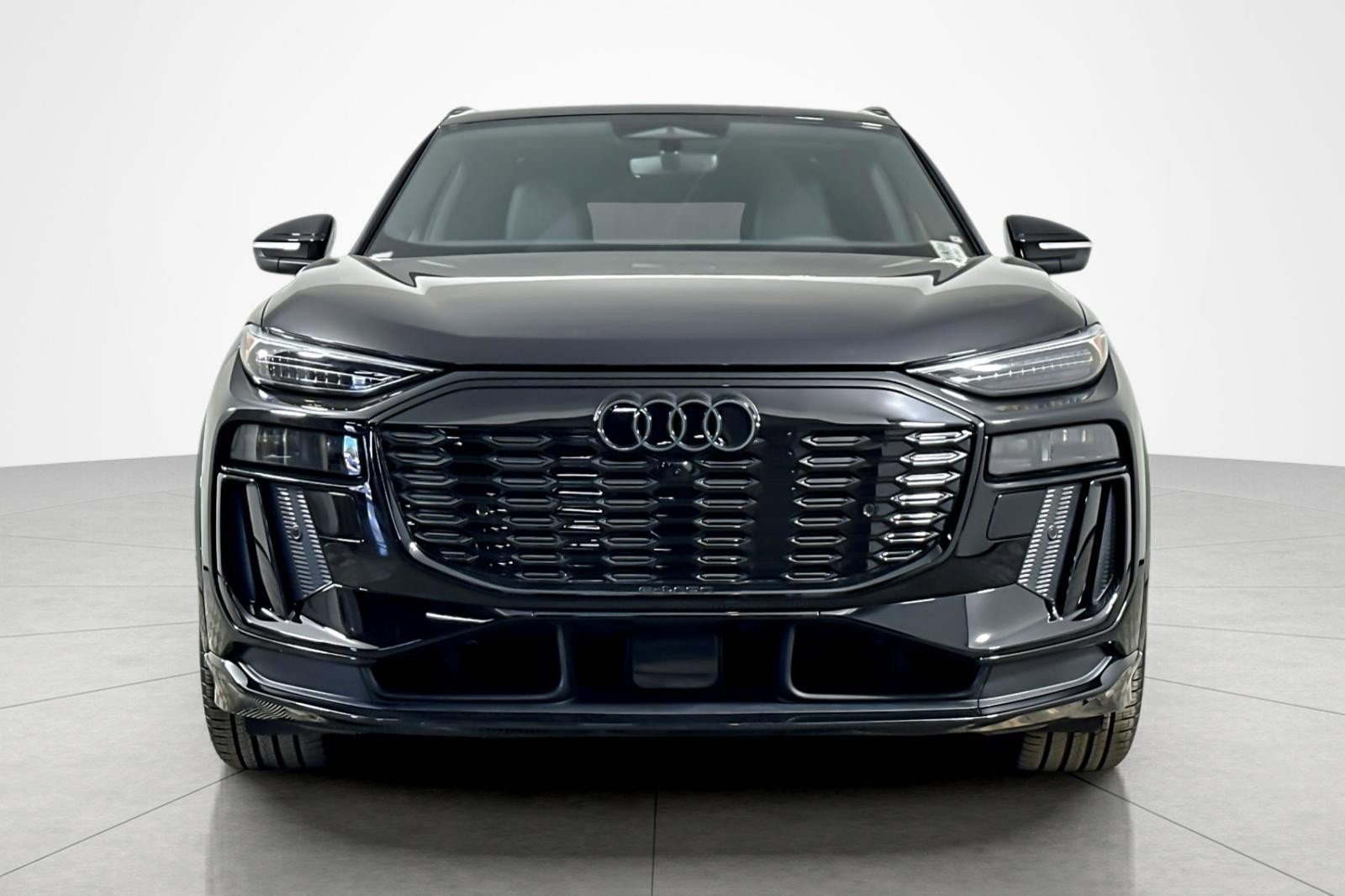 Used 2025 Audi SQ6 e-tron Premium w/ Convenience Package AWD/4WD image 8