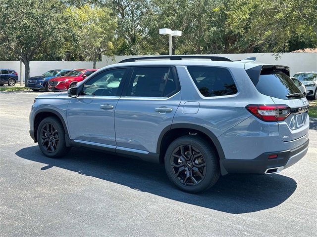 New 2025 Honda Pilot Touring image 7