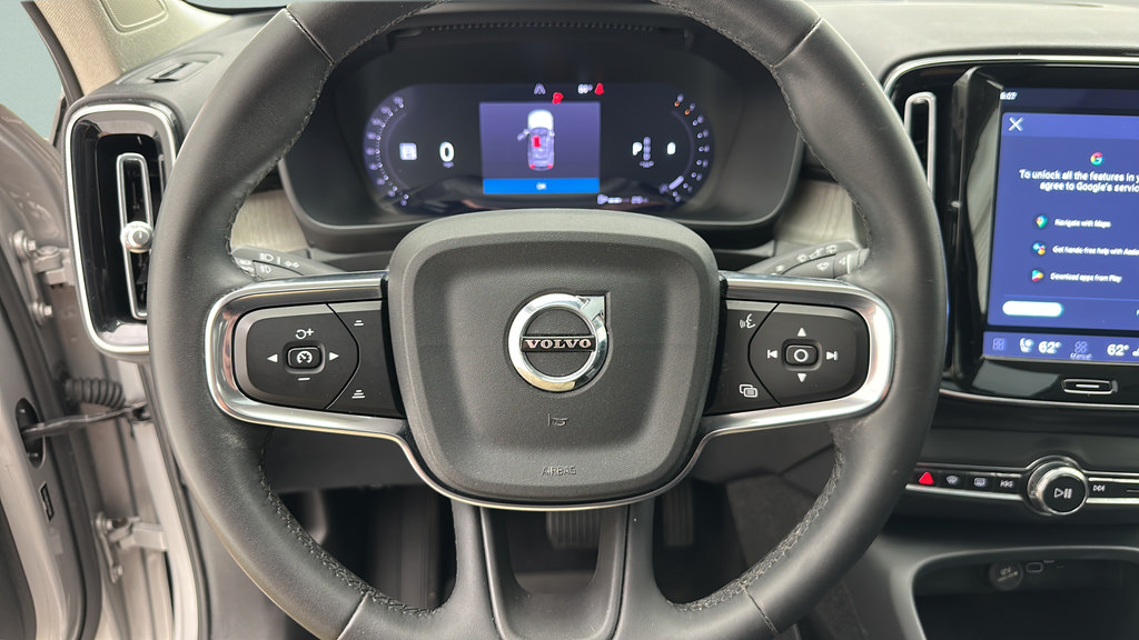 Used 2024 Volvo XC40 B5 Core AWD/4WD image 15