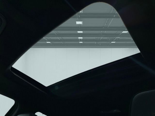 Used 2023 Chevrolet Silverado 1500 High Country w/ Technology Package AWD/4WD image 11