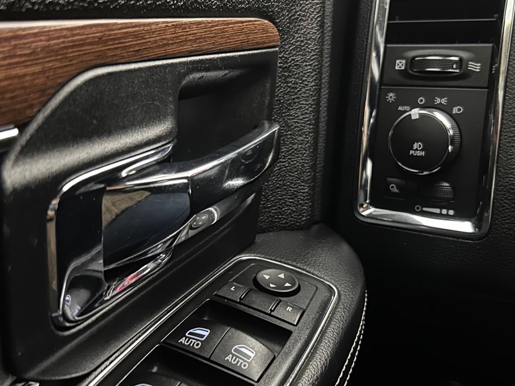 Used 2014 RAM 3500 Laramie w/ Black Appearance Group AWD/4WD image 19