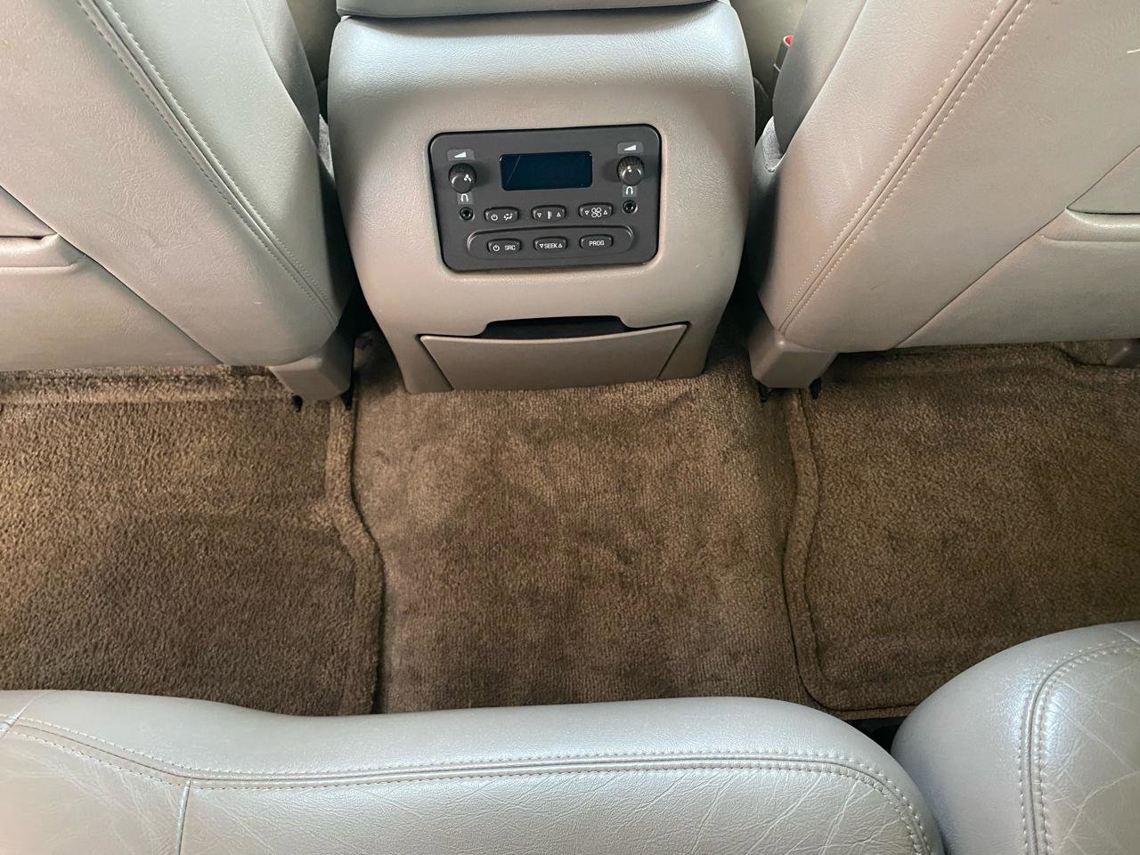 Used 2003 Chevrolet Tahoe LT AWD/4WD image 18