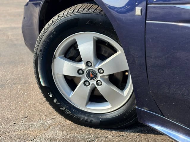 Used 2008 Pontiac Grand Prix w/ Sun And Sound Package FWD image 24