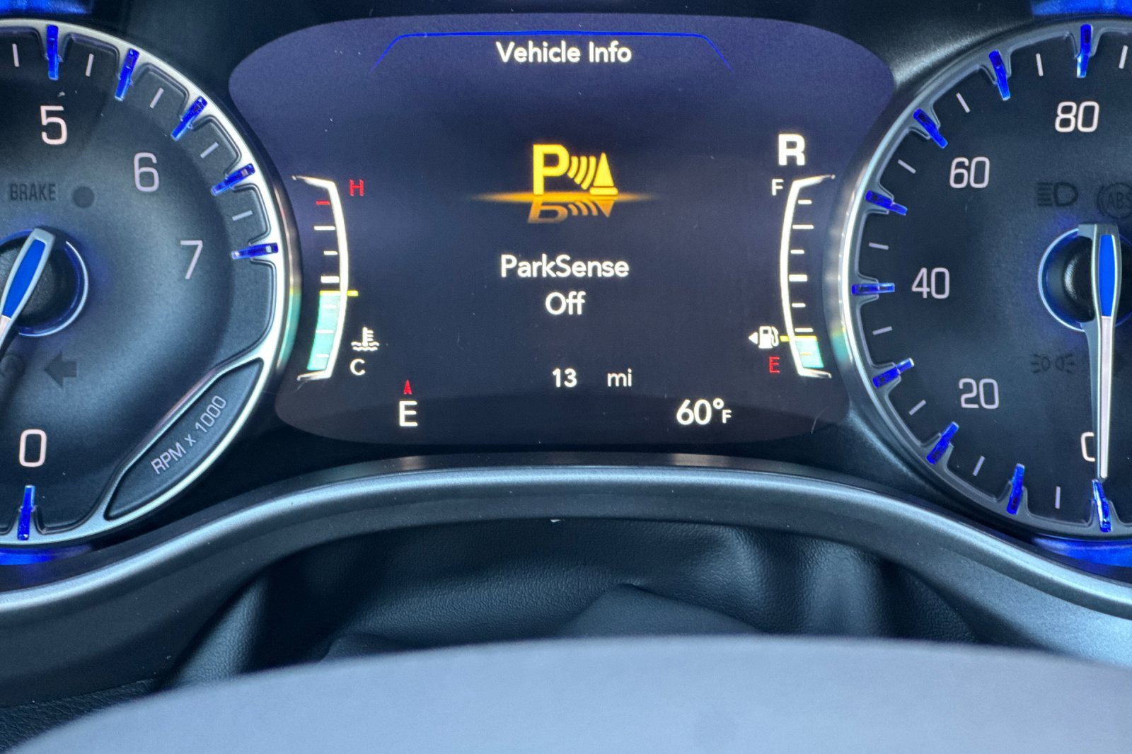 New 2026 Chrysler Pacifica Select w/ S Appearance Package image 27