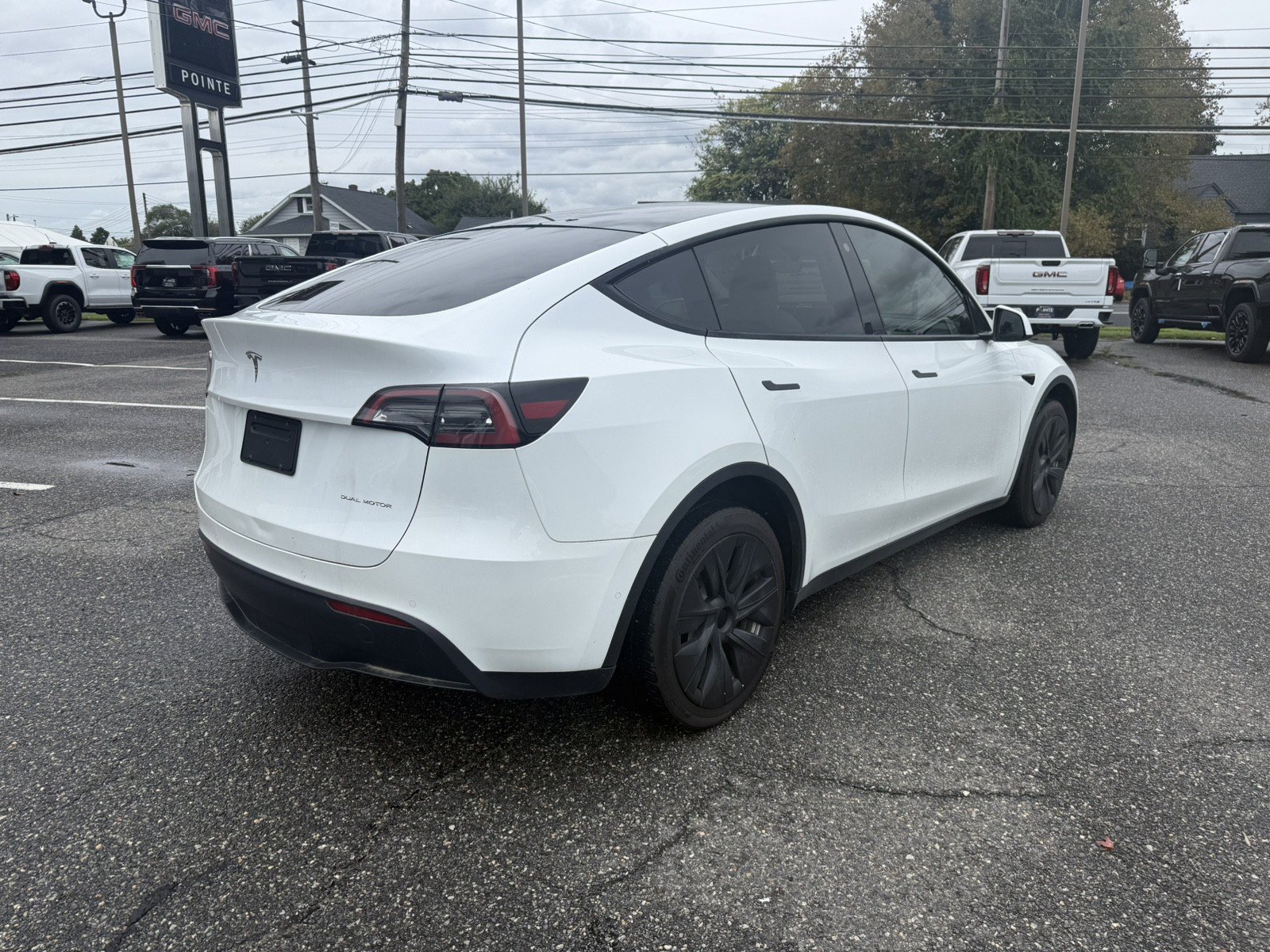 Used 2022 Tesla Model Y Long Range AWD/4WD image 3