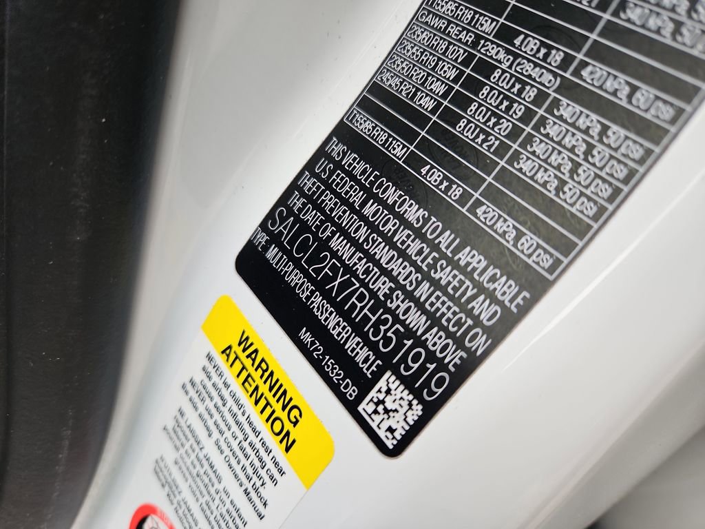 Used 2024 Land Rover Discovery Sport Dynamic SE image 14