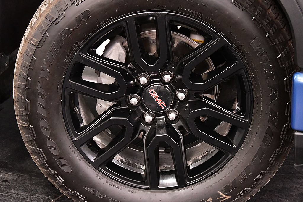 Used 2026 GMC Sierra 1500 Elevation w/ Elevation Premium Package AWD/4WD image 9