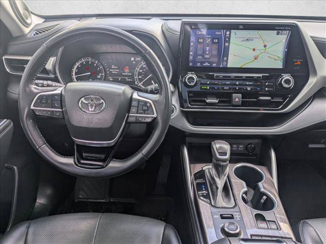 Used 2022 Toyota Highlander Platinum AWD/4WD image 25