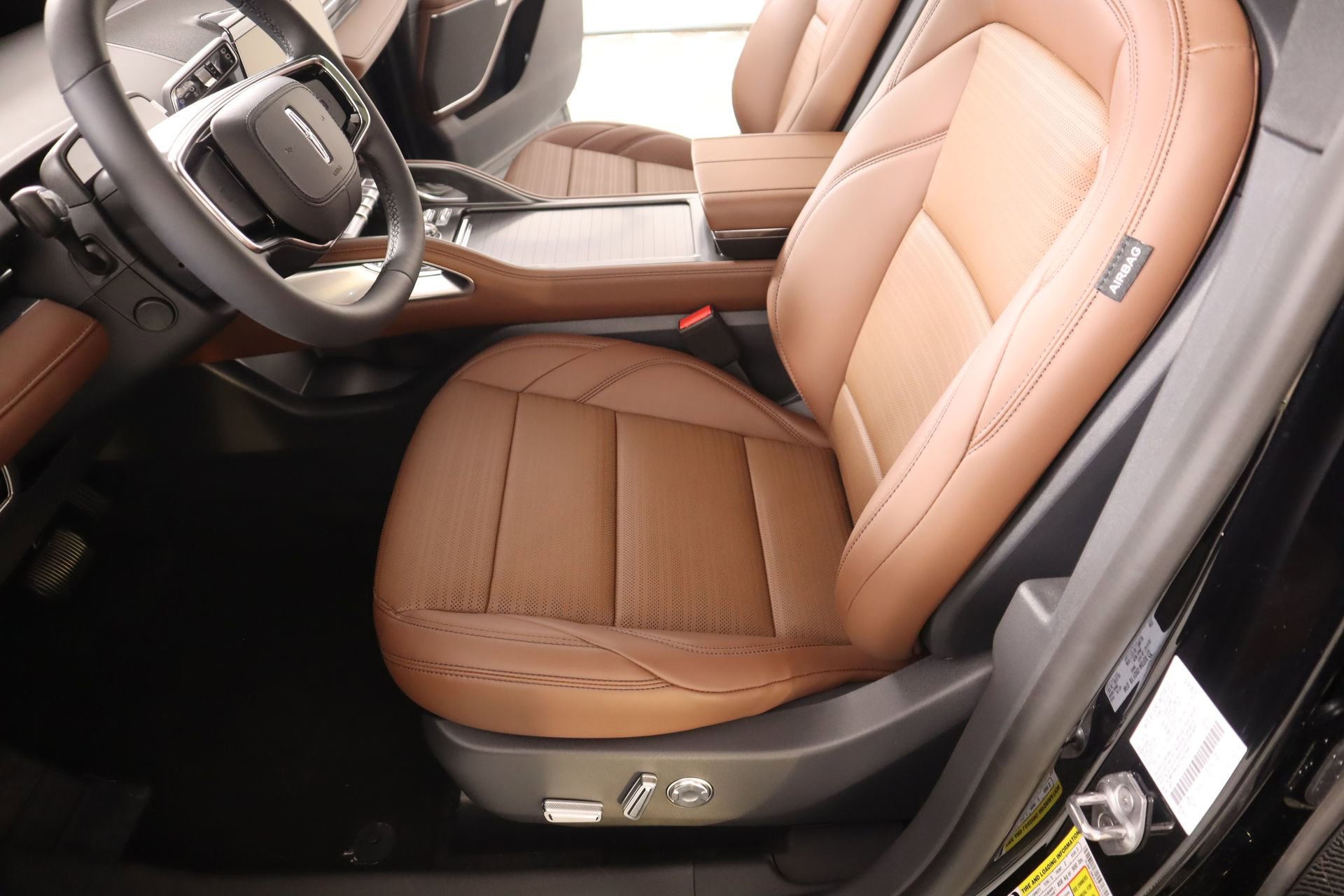 New 2026 Lincoln Nautilus Reserve w/ Jet Appearance Package AWD/4WD image 12