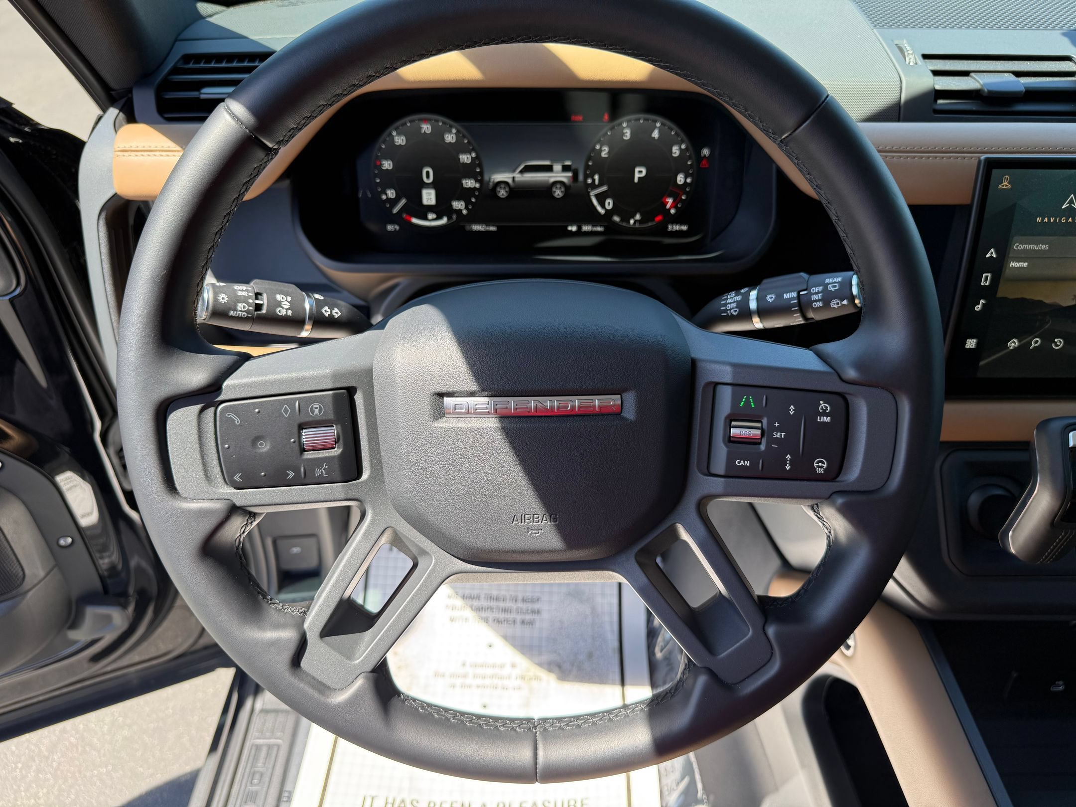 Used 2025 Land Rover Defender 110 X-Dynamic SE AWD/4WD image 13