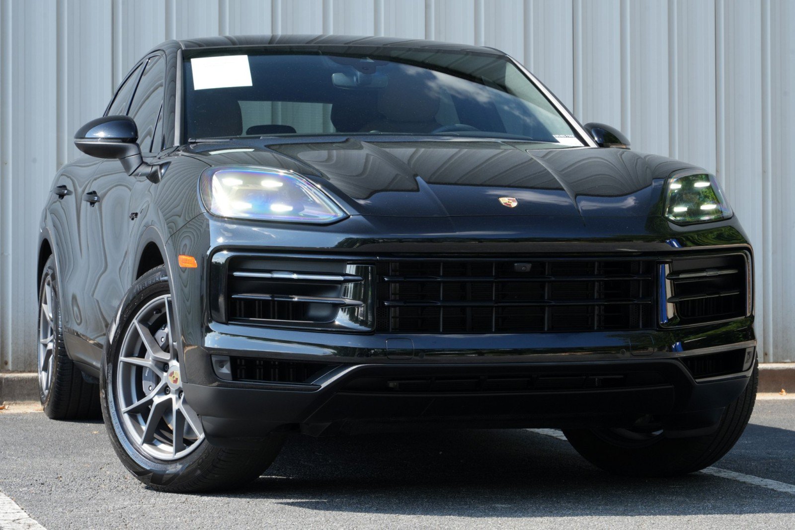 Used 2024 Porsche Cayenne Coupe AWD/4WD image 4