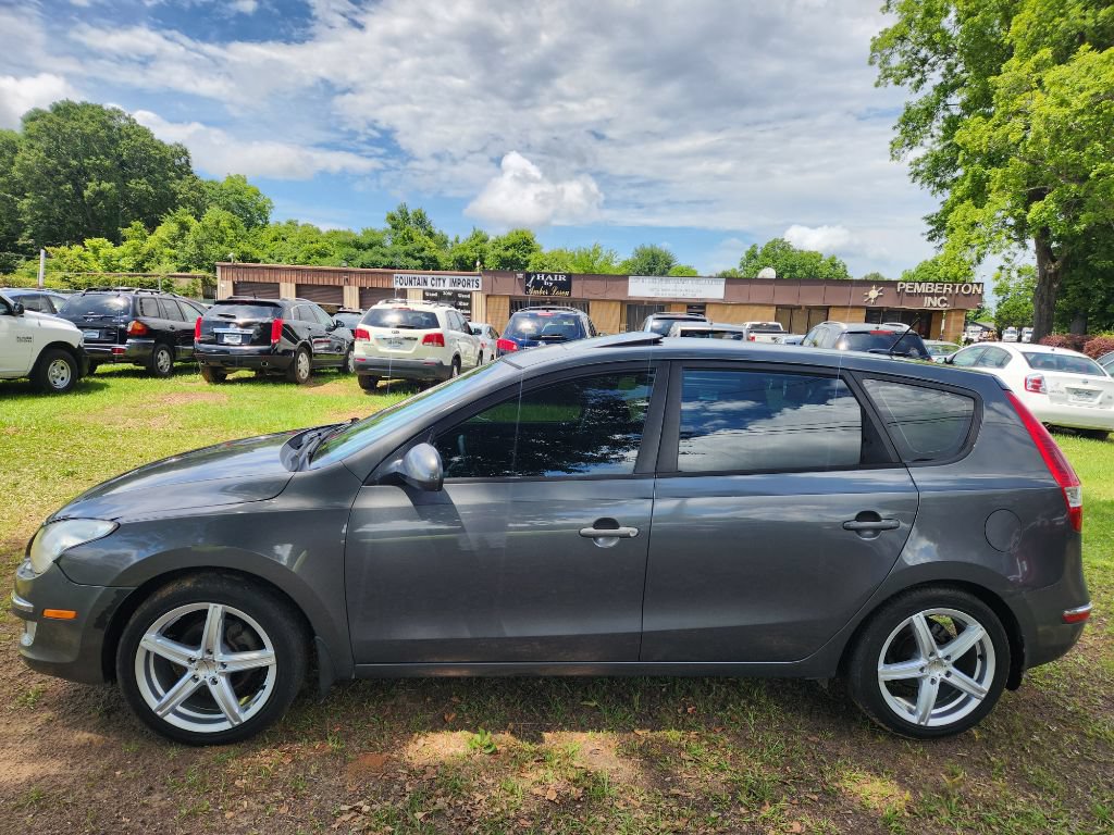 Used 2009 Hyundai Elantra w/ Premium-Sport Pkg 2 FWD image 5