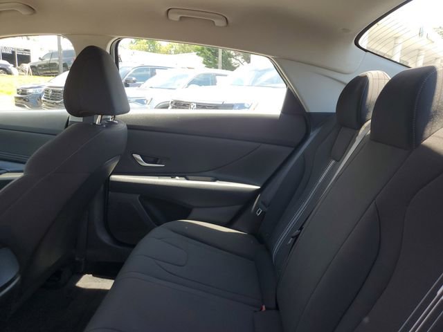 Used 2023 Hyundai Elantra SEL w/ Convenience Package FWD image 11