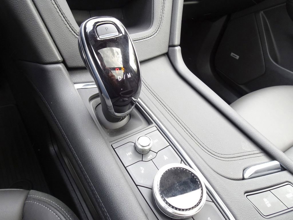 Certified 2025 Cadillac XT6 Premium Luxury AWD/4WD image 17