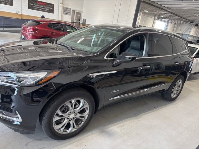Used 2021 Buick Enclave Avenir w/ Avenir Technology Package AWD/4WD image 5