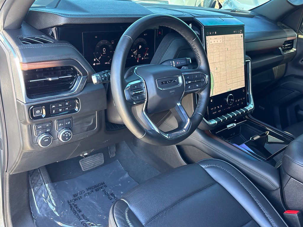 Used 2025 GMC Yukon Denali w/ Sun & Power Step Package AWD/4WD image 16