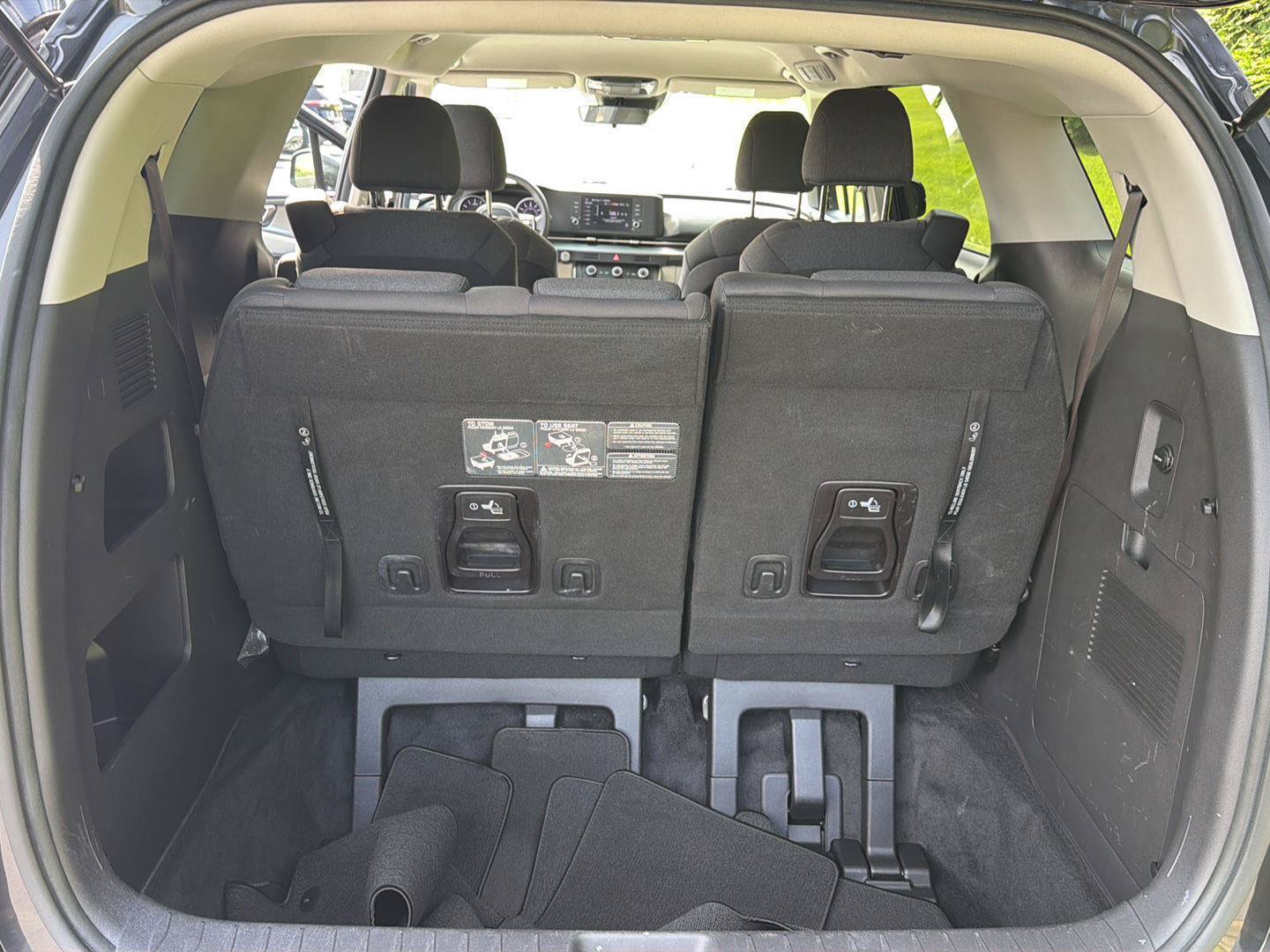 Used 2022 Kia Carnival LX FWD image 30