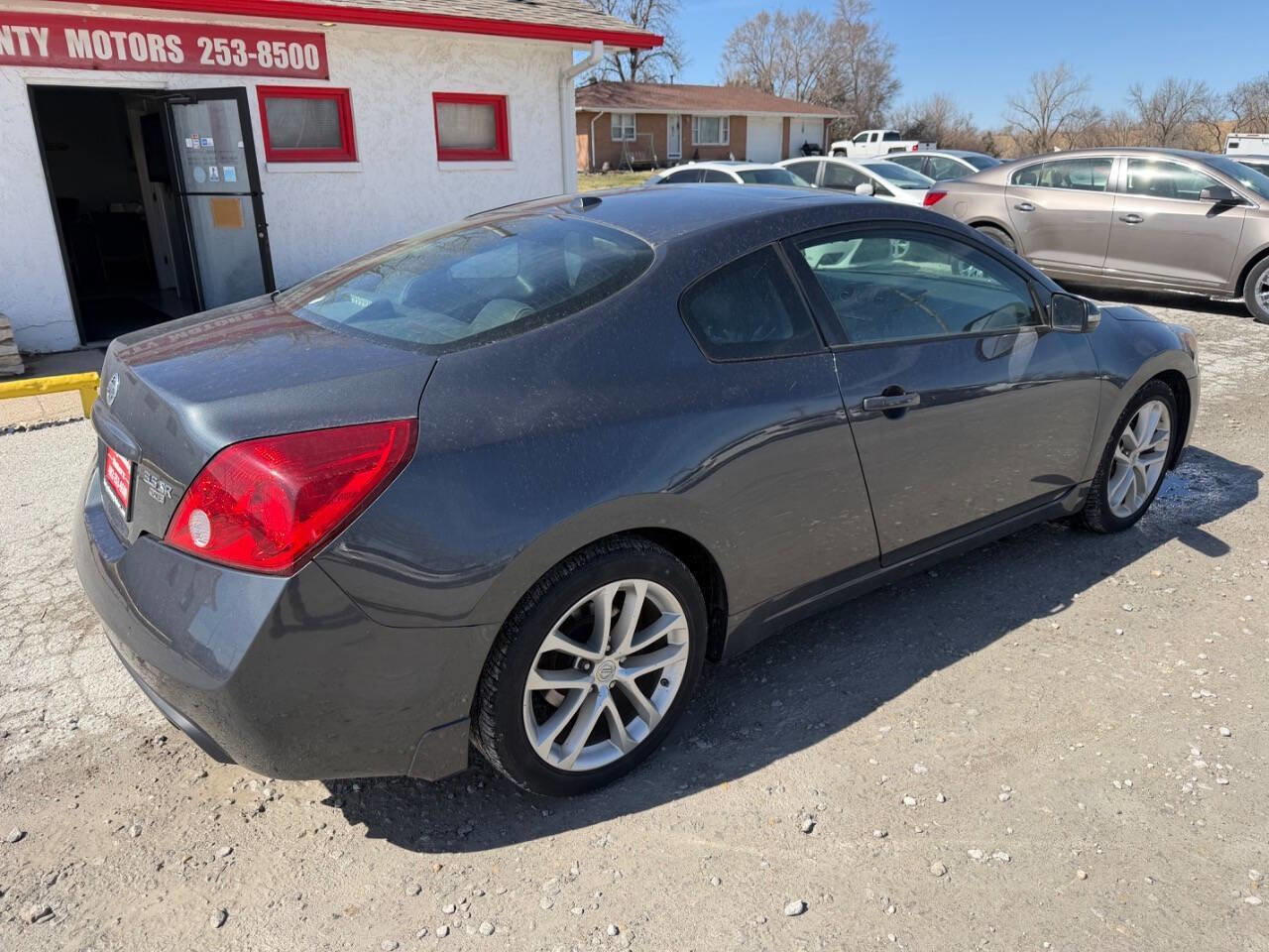 Used 2011 Nissan Altima 3.5 SR w/ 3.5SR Premium Pkg image 3