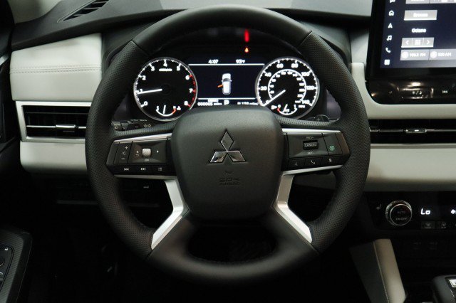 New 2026 Mitsubishi Outlander SE FWD image 20