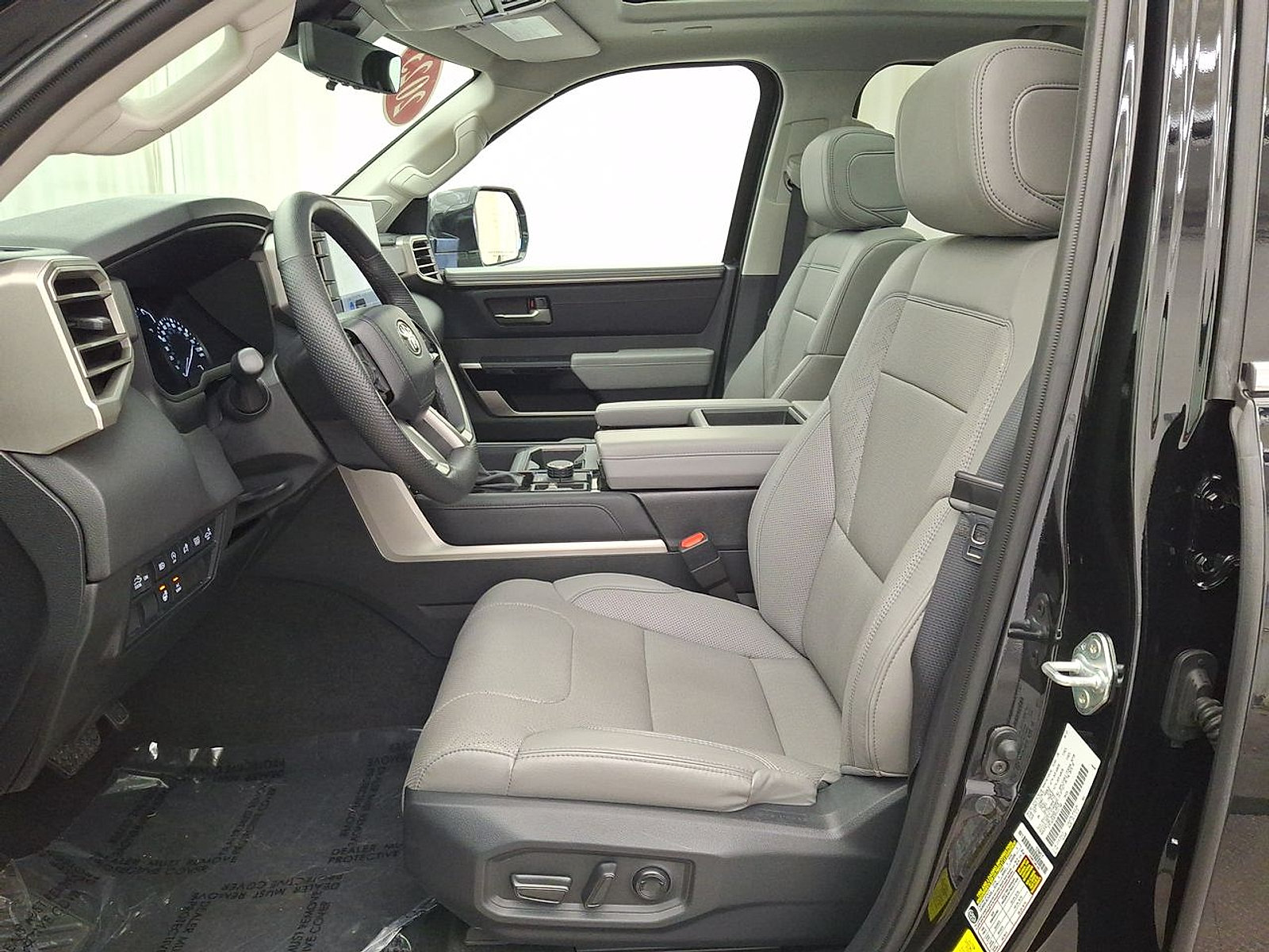 Used 2023 Toyota Tundra Limited AWD/4WD image 11