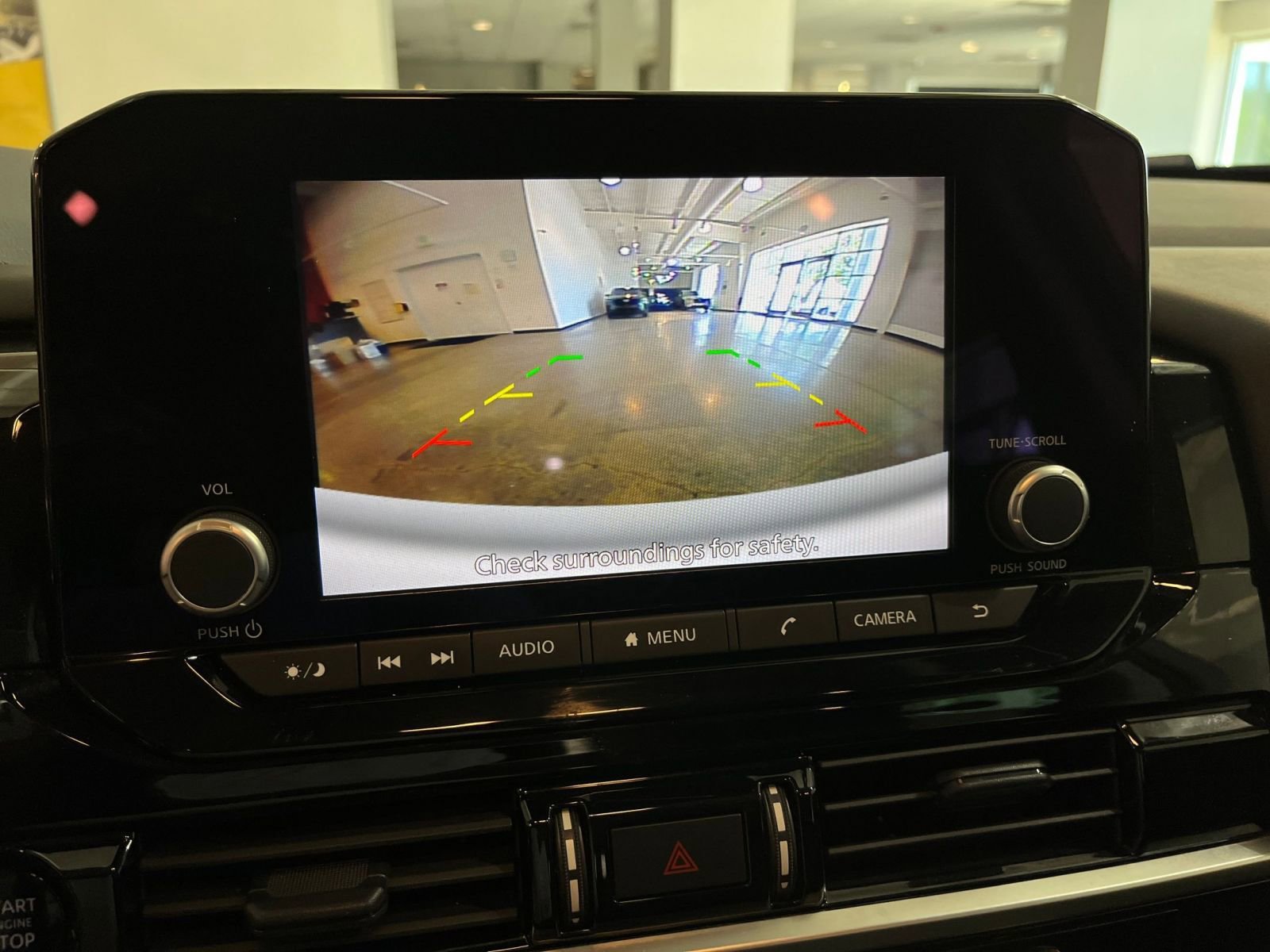Used 2025 Nissan Pathfinder SV AWD/4WD image 25