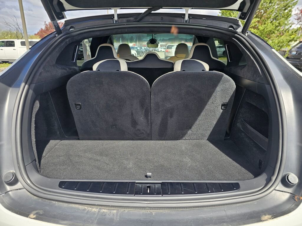 Used 2022 Tesla Model X image 19