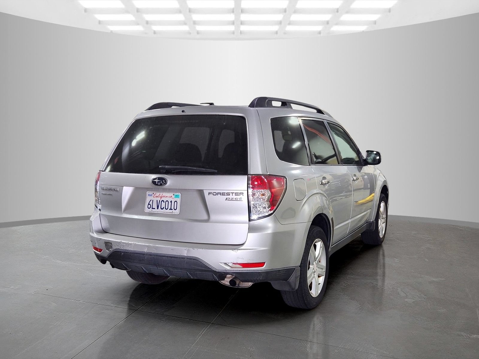 Used 2010 Subaru Forester 2.5X Premium w/ Popular Equipment Group 7B AWD/4WD image 4