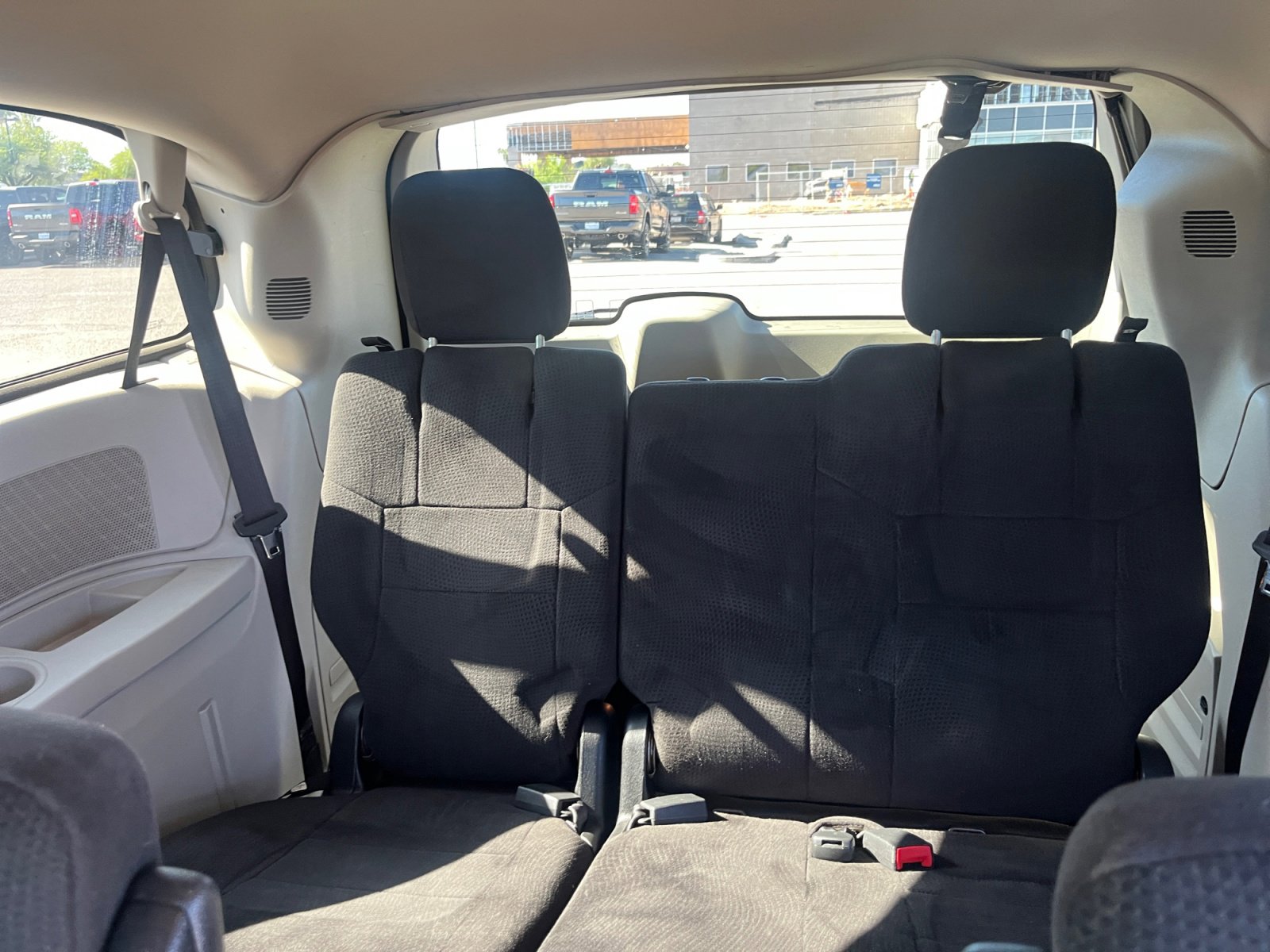 Used 2012 Dodge Grand Caravan SXT FWD image 17