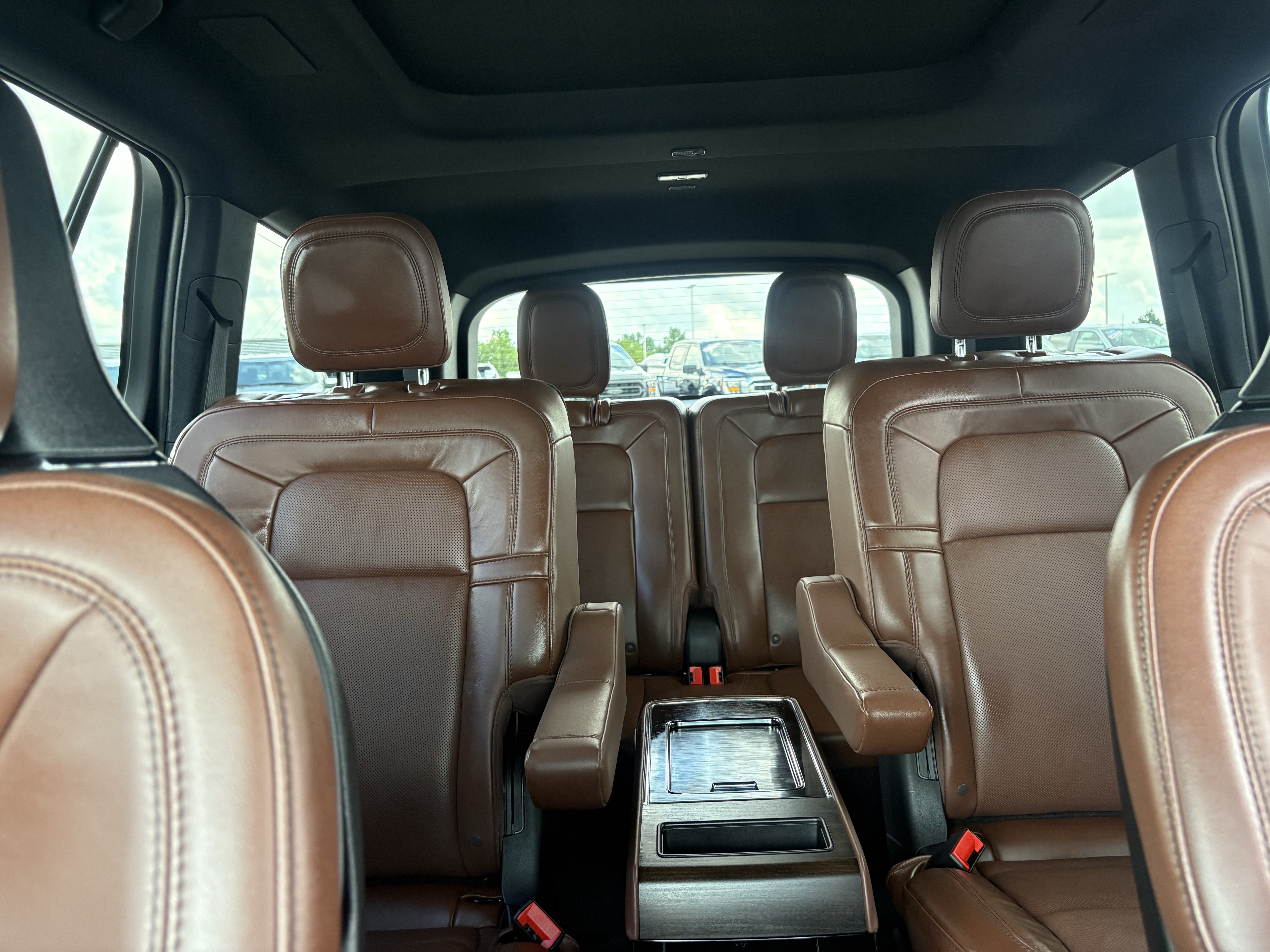 Used 2025 Lincoln Aviator Reserve w/ Equipment Group 201A AWD/4WD image 17