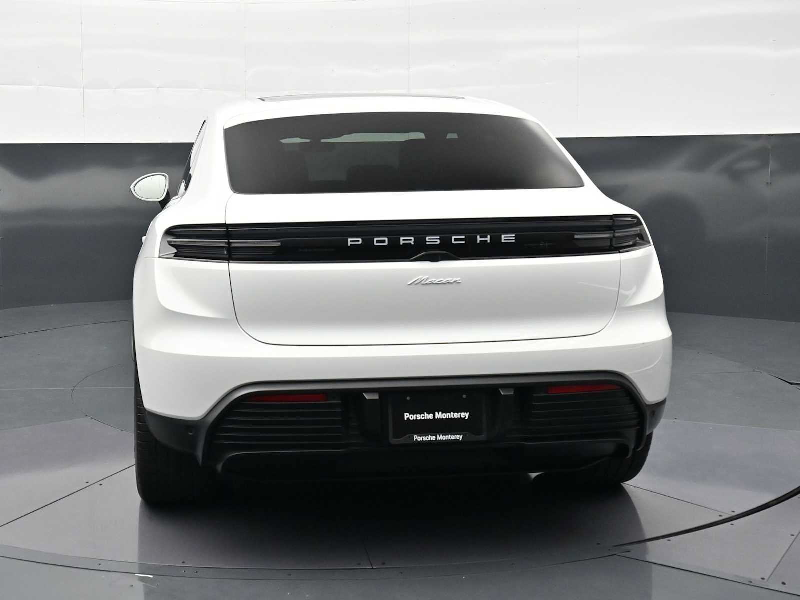 Certified 2025 Porsche Macan Electric RWD image 25